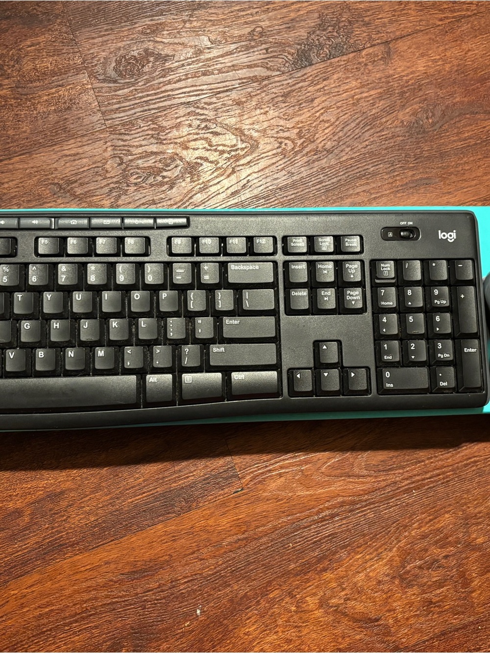 Logitech MK 270 Wireless Keyboard and mouse